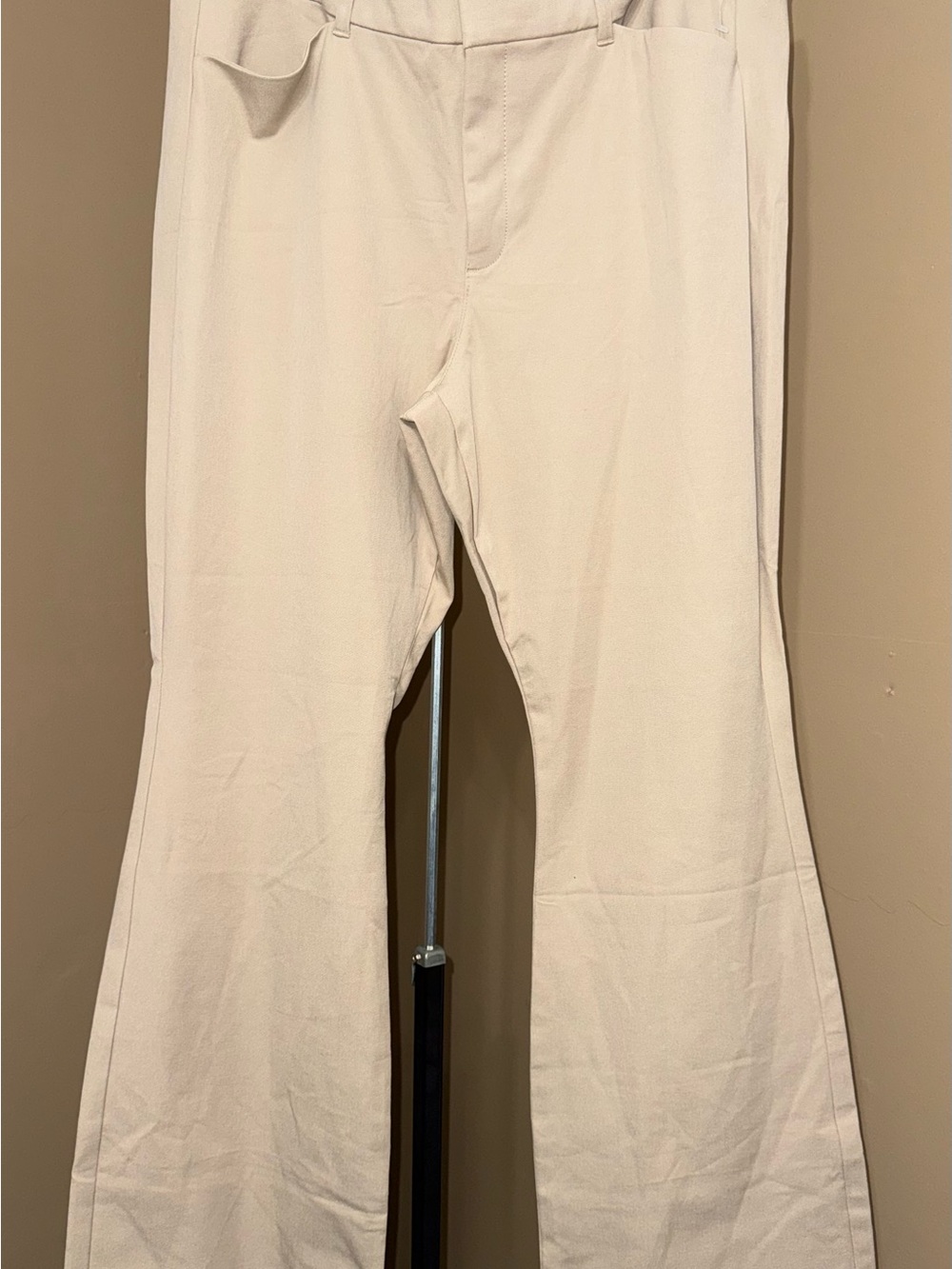 NWT OLD NAVY High-Rise Pixie-Flare Cream khaki Classic pants. Size 16 Petite.